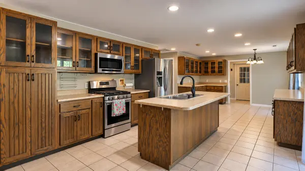 1035 Jacks Fork Road RD, Mountain View, MO 65548
