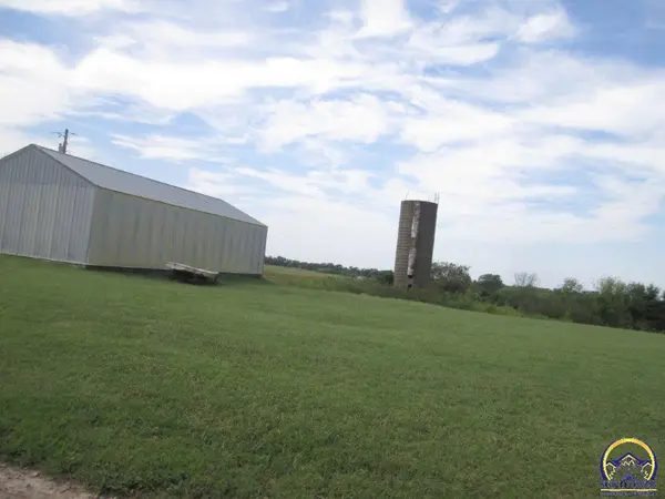 0 S Ratner RD, Overbrook, KS 66524