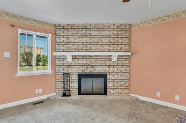 5623 SW 22nd PK #Unit D, Topeka, KS 66614