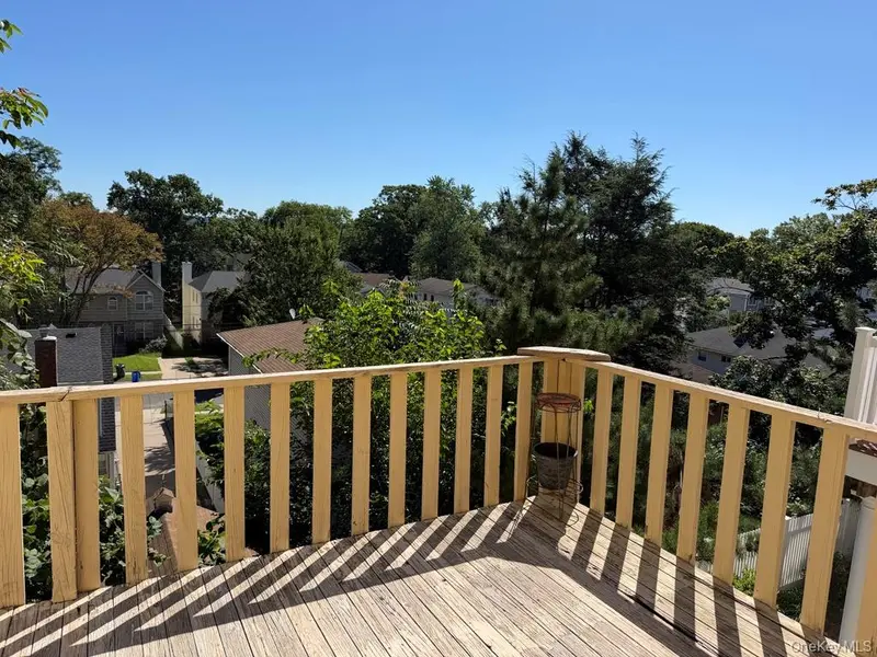 58 Marwood RD #Left side, Port Washington, NY 11050