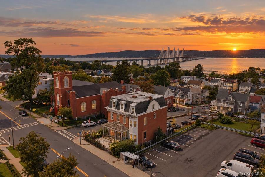 35 S Broadway #1, Tarrytown, NY 10591