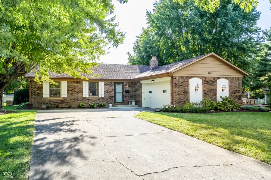 9669 Sycamore RD, Carmel, IN 46032