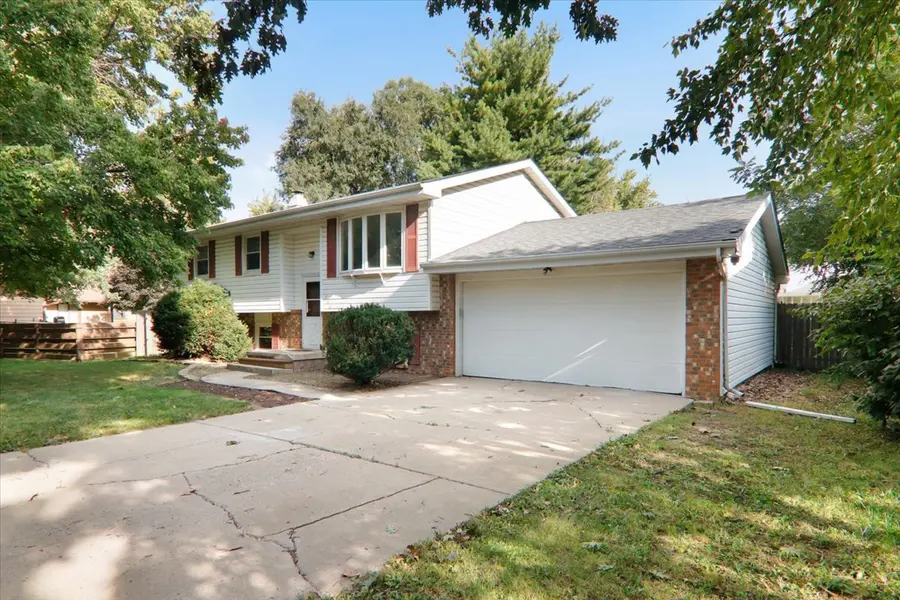 1706 Erin DR, Normal, IL 61761