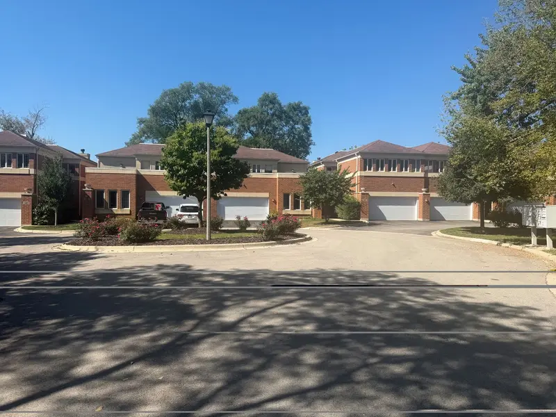 152 Finstad DR, Libertyville, IL 60048