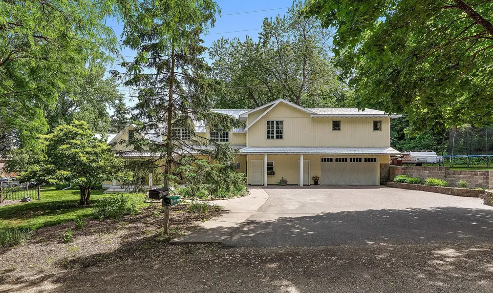206 5th ST S, Bayport, MN 55003
