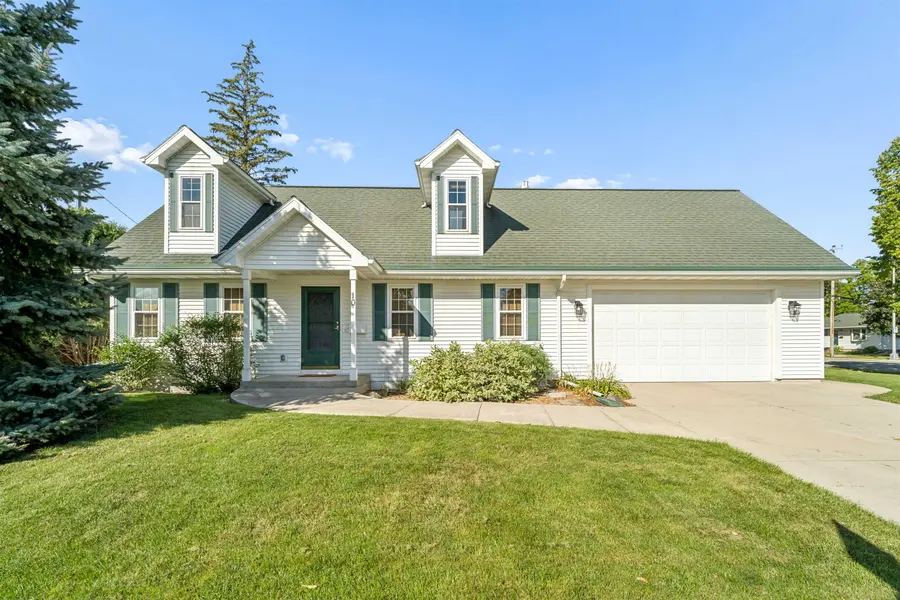 10 S ROYAL AVE, Fond Du Lac, WI 54935