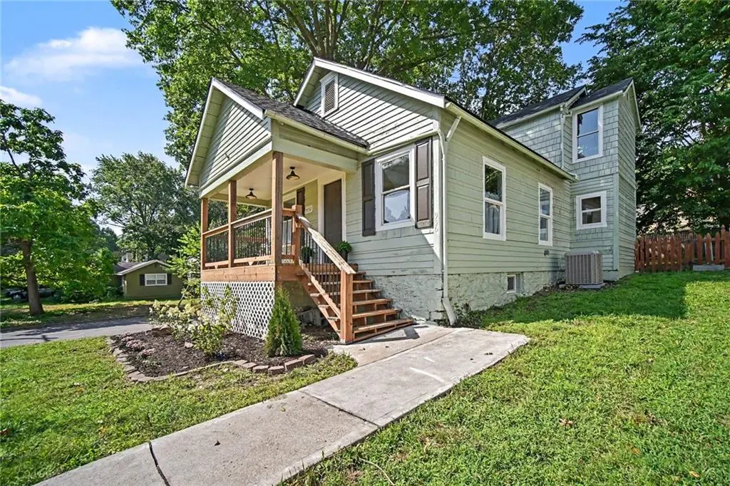 936 Columbia AVE, Leavenworth, KS 66048