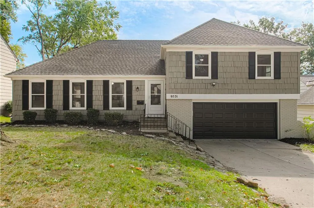 9531 Beverly DR, Overland Park, KS 66207