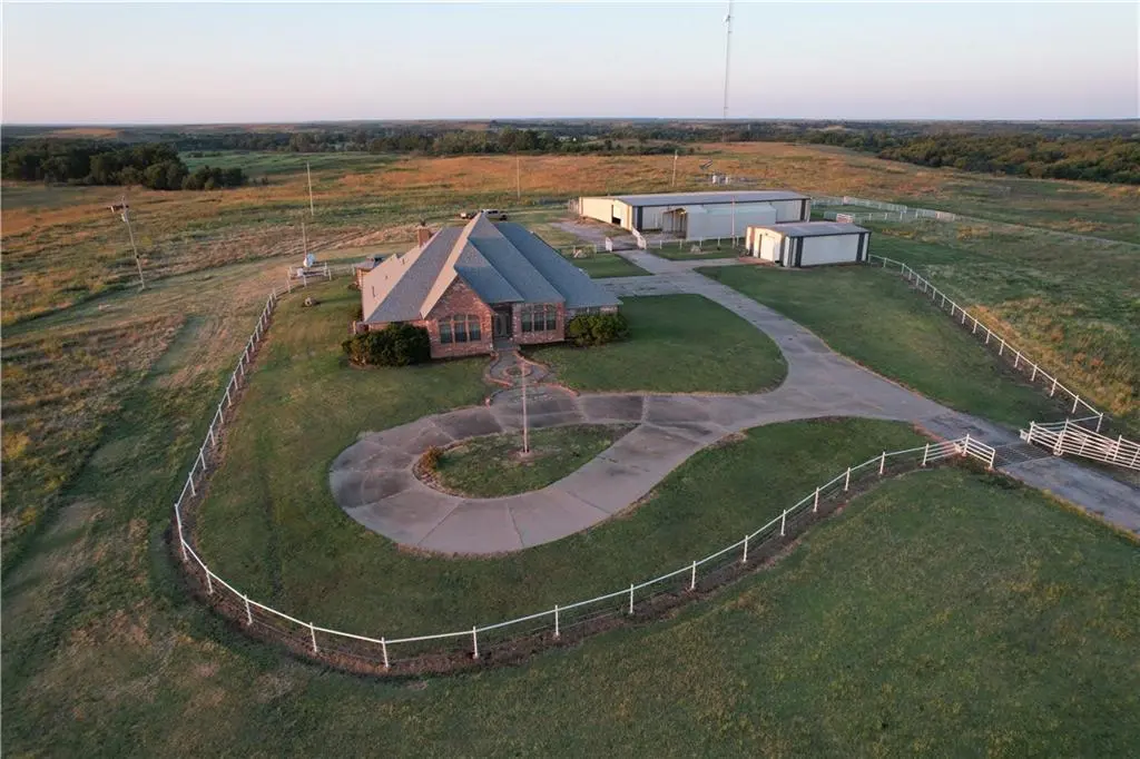 54087 US Highway 60 HWY, Burbank, OK 74633