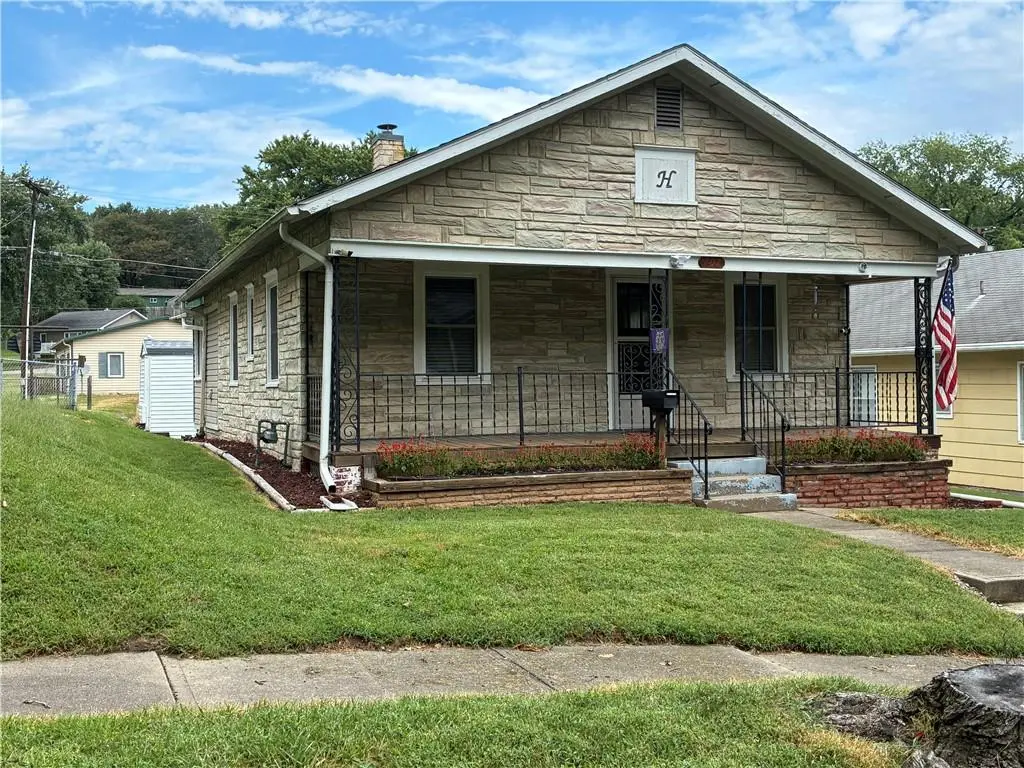 707 Green ST, St Joseph, MO 64505