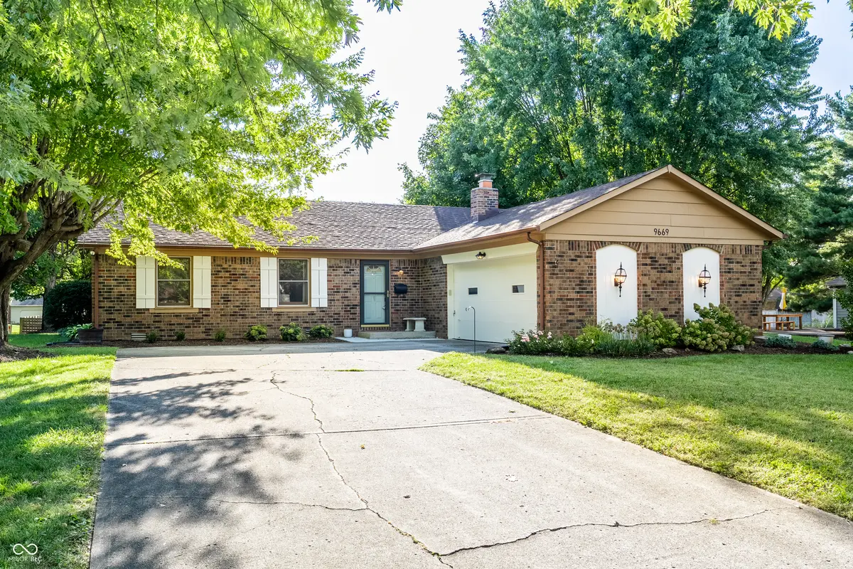 9669 Sycamore RD, Carmel, IN 46032