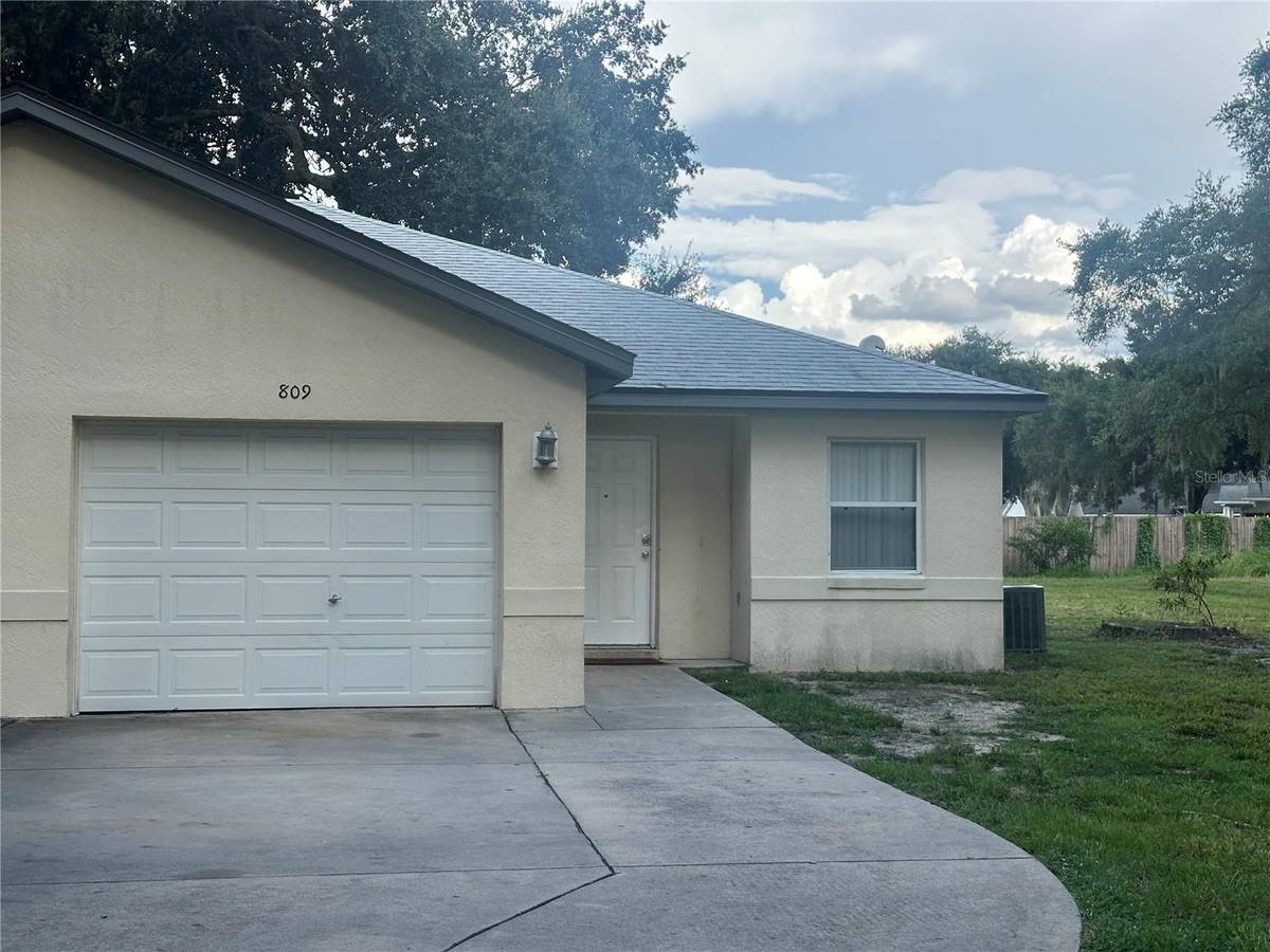 809 DENNIS AVE, Fruitland Park, FL 34731
