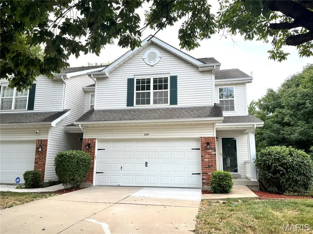 209 Waterside Crossing CT, St Peters, MO 63376