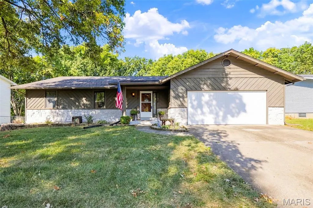 416 Morningside DR, St Peters, MO 63376