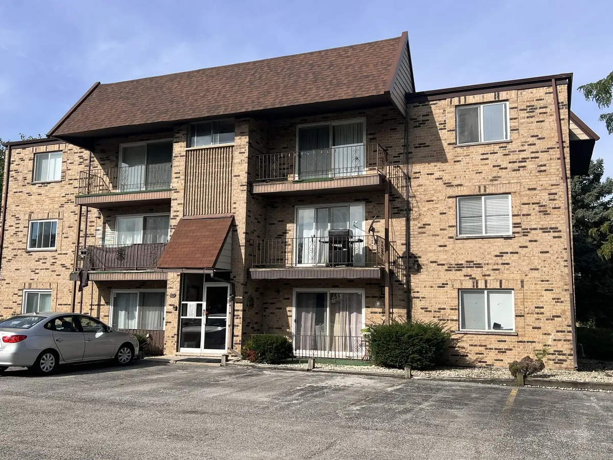 7109 Laverne LN #2A, Tinley Park, IL 60477