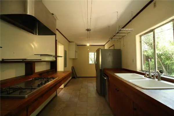 2410 Pemberton PKWY, Austin, TX 78703