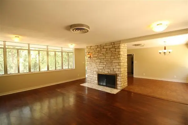 2410 Pemberton PKWY, Austin, TX 78703