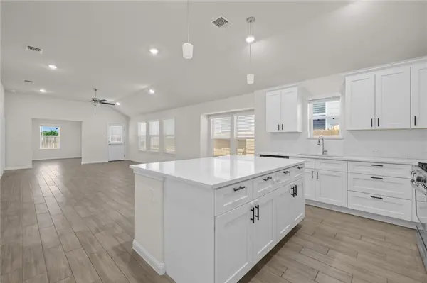 317 Windstar RD, Liberty Hill, TX 78642
