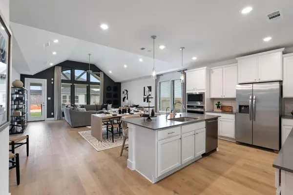 124 Hadleigh DR, Hutto, TX 78634