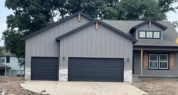 10410 N Holly ST, Kansas City, MO 64155