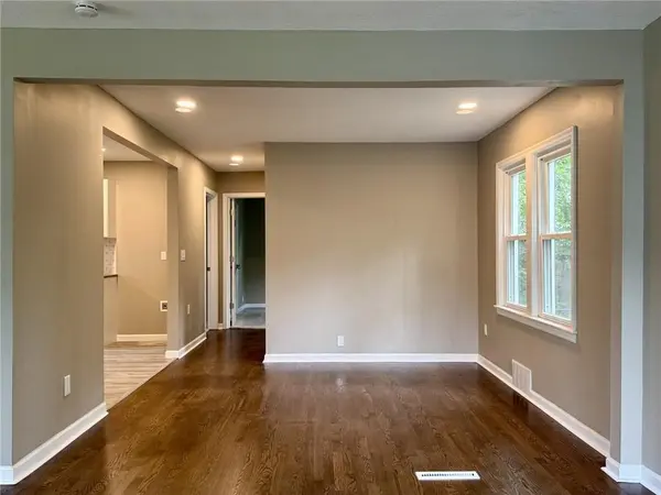 209 NE Hill ST, Kansas City, MO 64116