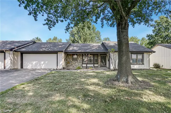 8214 E 189th TER, Belton, MO 64012