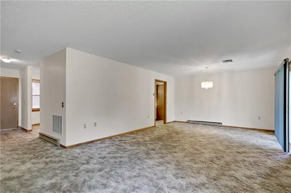 8214 E 189th TER, Belton, MO 64012