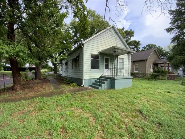 506 Vine ST, Leavenworth, KS 66048