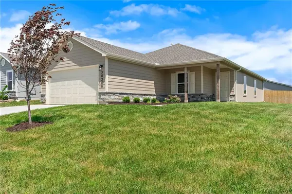 20360 W 195th ST, Spring Hill, KS 66083