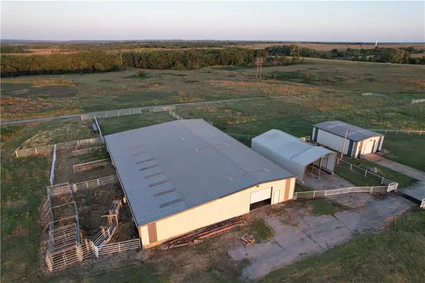 54087 US Highway 60 HWY, Burbank, OK 74633