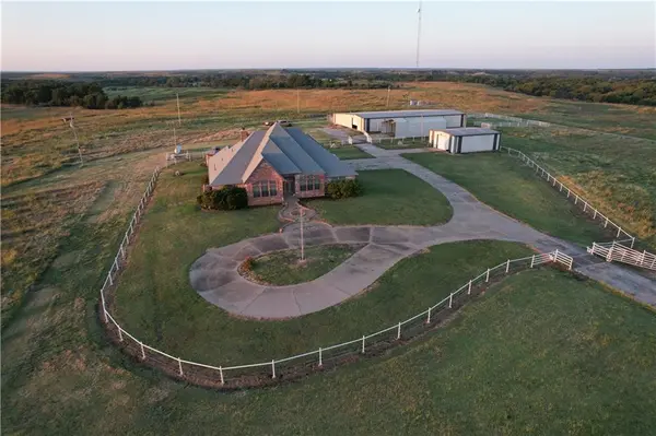 54087 US Highway 60 HWY, Burbank, OK 74633