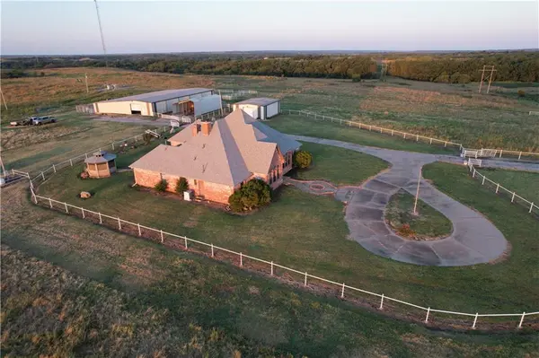 54087 US Highway 60 HWY, Burbank, OK 74633