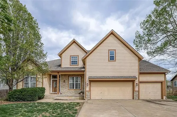 8375 Timber Trails DR, De Soto, KS 66018