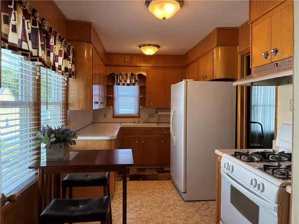 707 Green ST, St Joseph, MO 64505