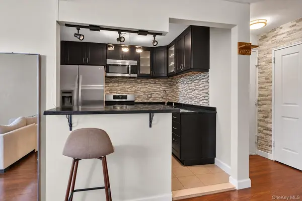 60-11 Broadway #3F, Woodside, NY 11377