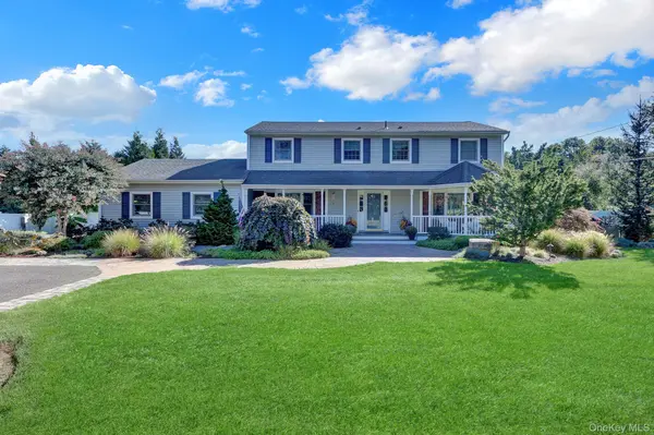 15 Wiigs RD, Nesconset, NY 11767