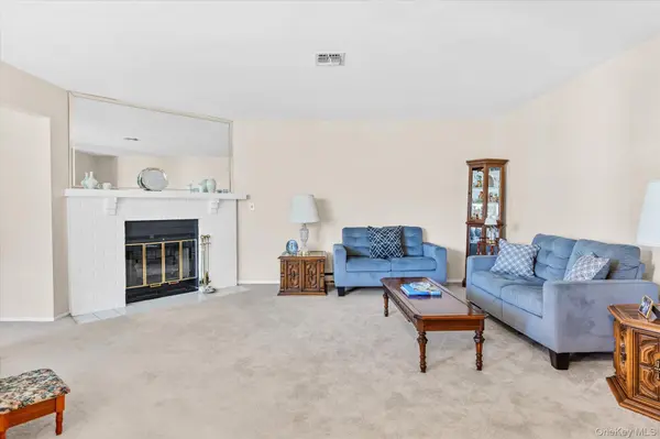 97 Revere DR, Sayville, NY 11782