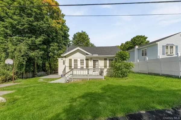 8 Huntington RD, Carmel, NY 10512