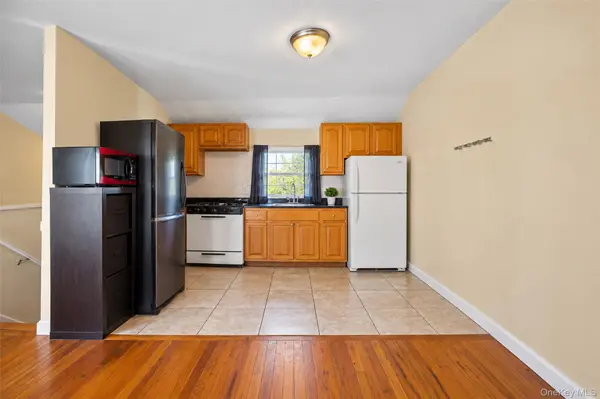 577 Aztec PL, Far Rockaway, NY 11691