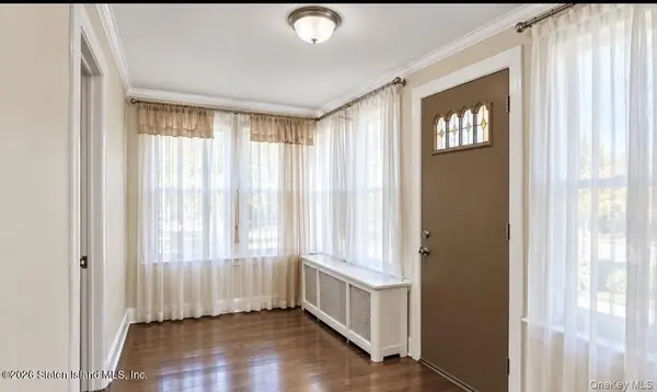 79-52 77th, Glendale, NY 11385