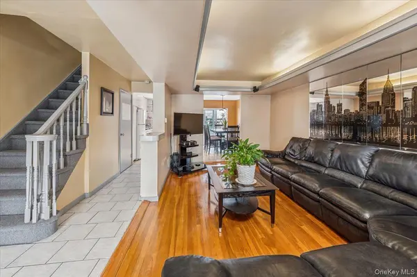 228 Calhoun AVE, Bronx, NY 10465