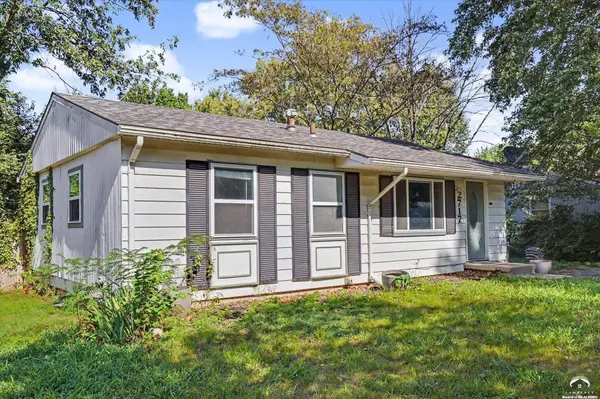 2717 Bonanza ST, Lawrence, KS 66046