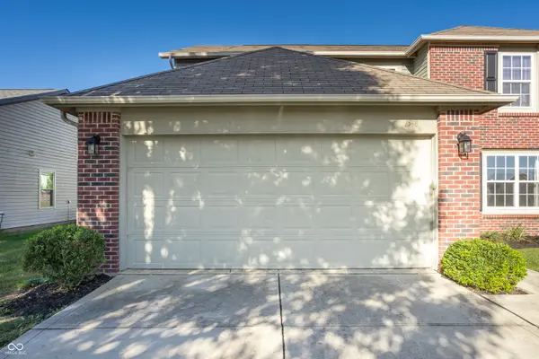 1598 Kingen DR, Greenfield, IN 46140