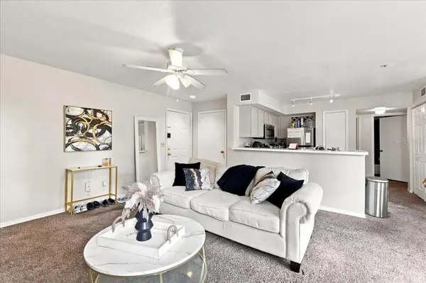 7220 WESTPOINTE BLVD #1424, Orlando, FL 32835