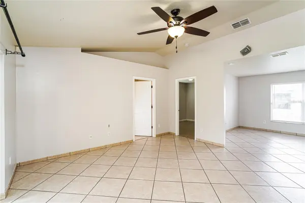 111 CRESCENT CT, Kissimmee, FL 34758
