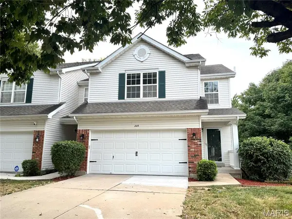 209 Waterside Crossing CT, St Peters, MO 63376