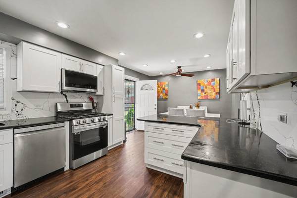 15659 Mutual TER, South Holland, IL 60473