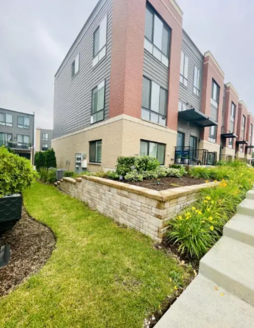 2329 Alumni DR #0, Schaumburg, IL 60173