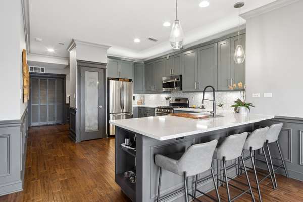 3025 N CALIFORNIA AVE #4SE, Chicago, IL 60618