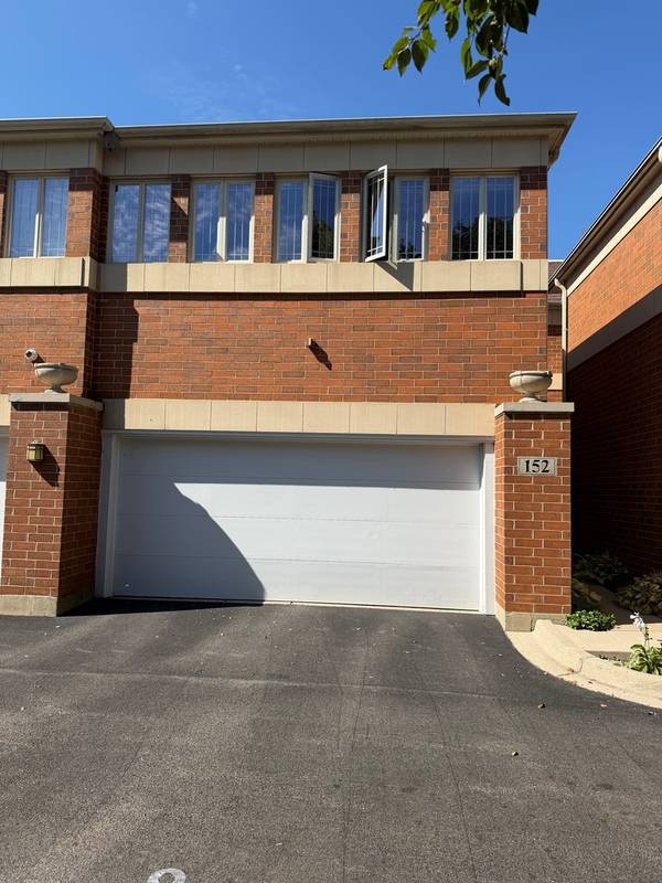 152 Finstad DR, Libertyville, IL 60048
